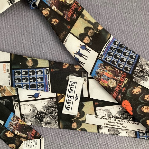 Vintage Beatles Neck Tie "The Album Covers" - Picture 2 of 6